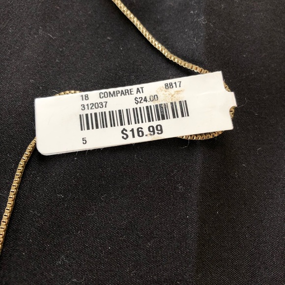 Gold and silver tone necklace. - Picture 7 of 9